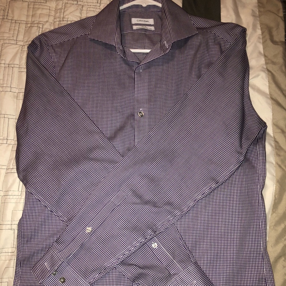 Button-Down Calvin Klein Dress Shirt